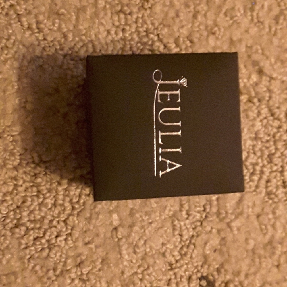 Ring - Picture 5 of 7